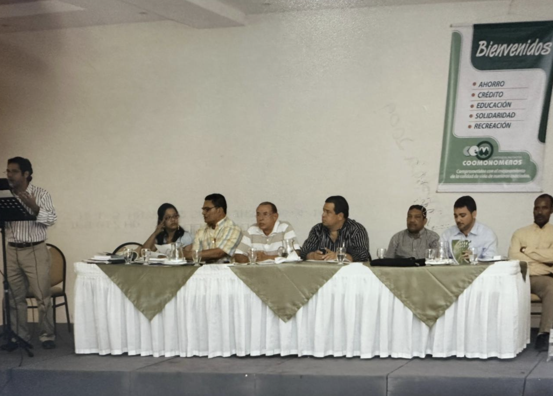 Reunión histórica que evoca los inicios de Coomonómeros